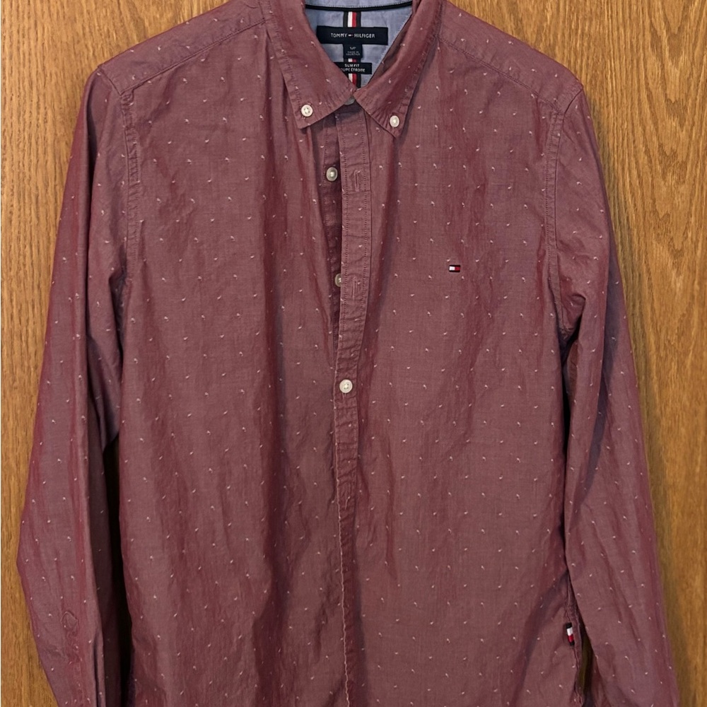 Tommy Hilfiger Men's Maroon Button Down Shirt